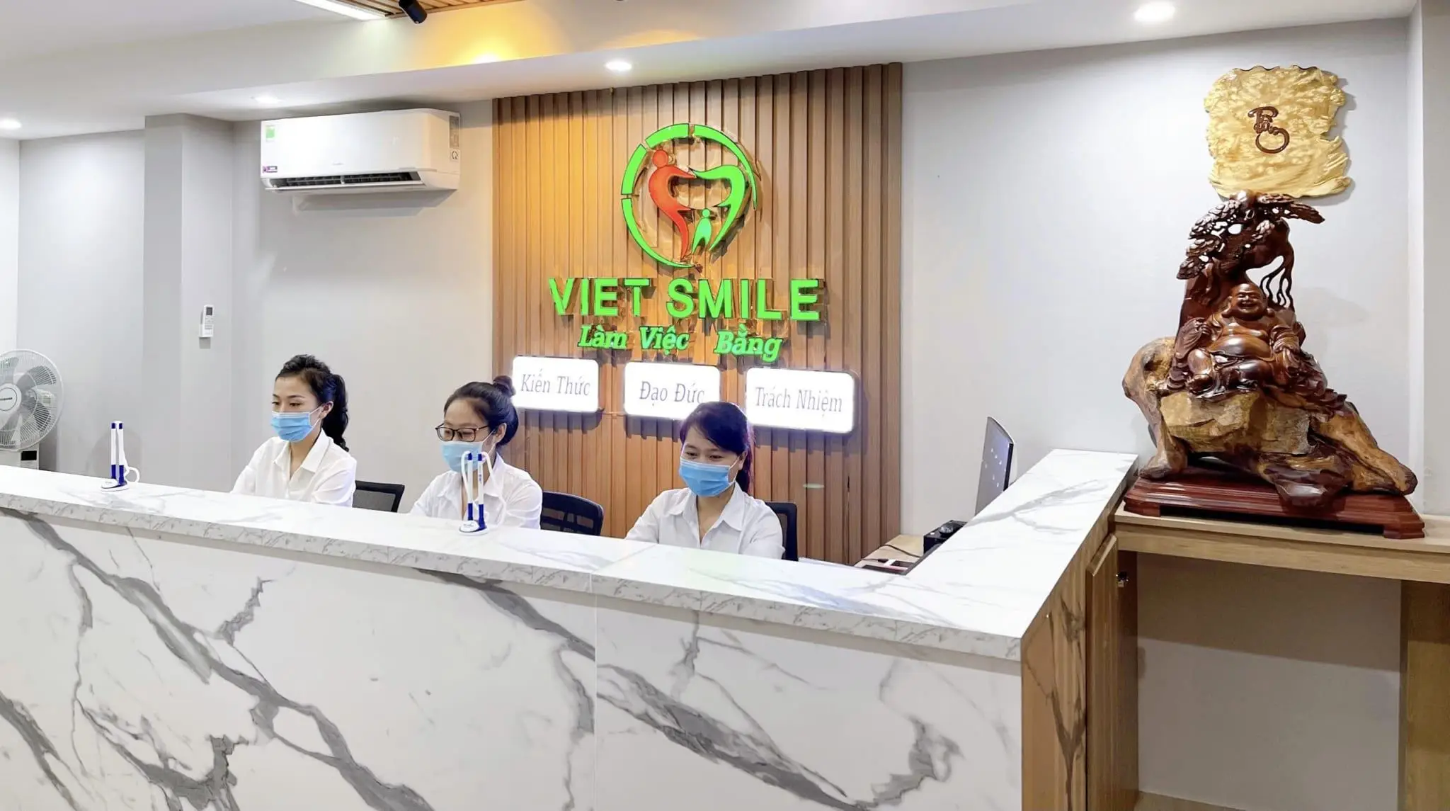 Hệ thống nha khoa Việt Smile - Kiến thức, Đạo Đức, Trách nhiệm