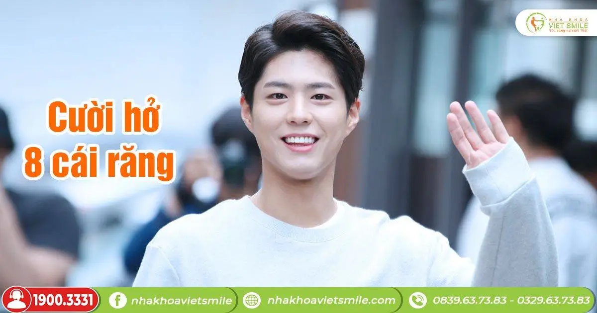 Cười tươi, lộ 8 -10 răng