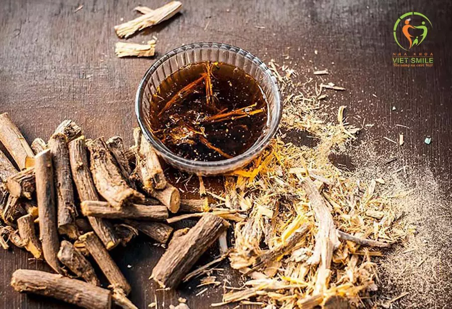 Chữa sưng nướu răng dân gian bằng cam thảo 